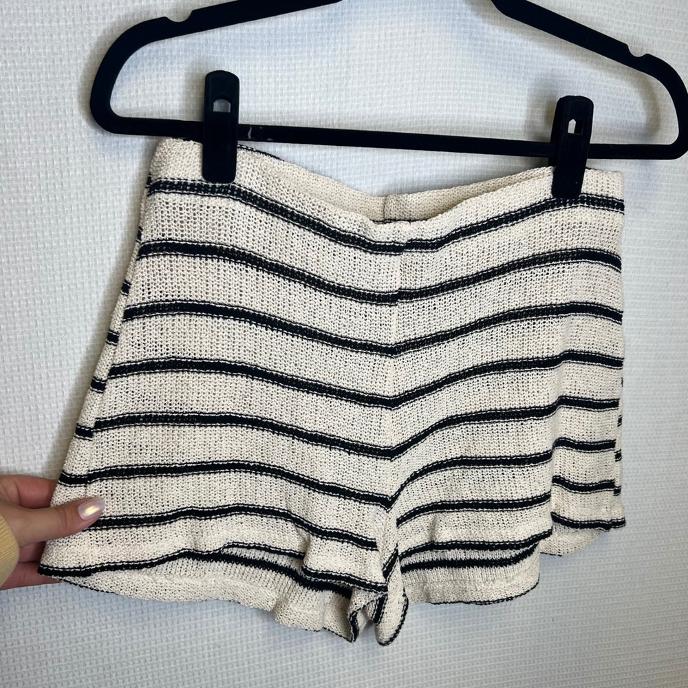 Zara Women Medium Cream Navy Blue Striped Knit High Waisted Beach Shorts